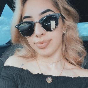 Meet your Posher, Karla